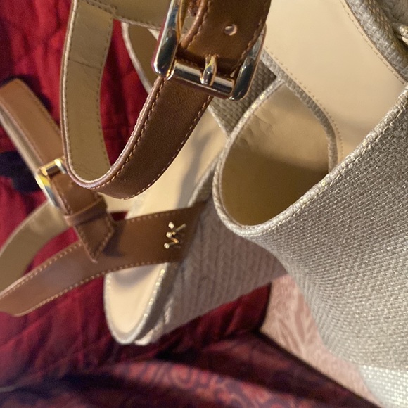 Metallic canvas wedges by Michael Kors! - Picture 4 of 10